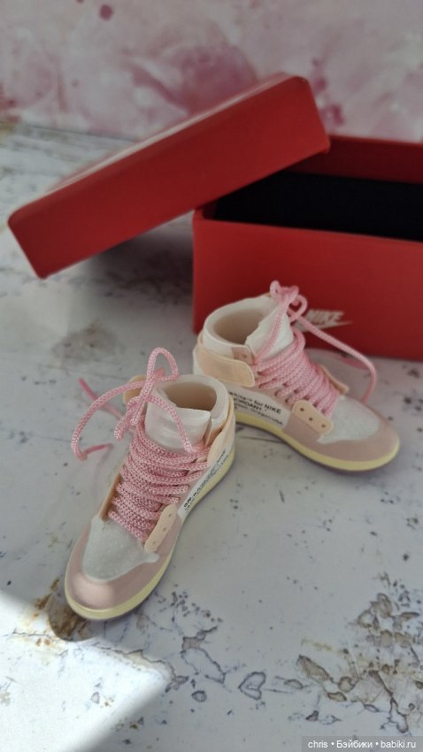 Кроссовки Air Jordan — Одежда