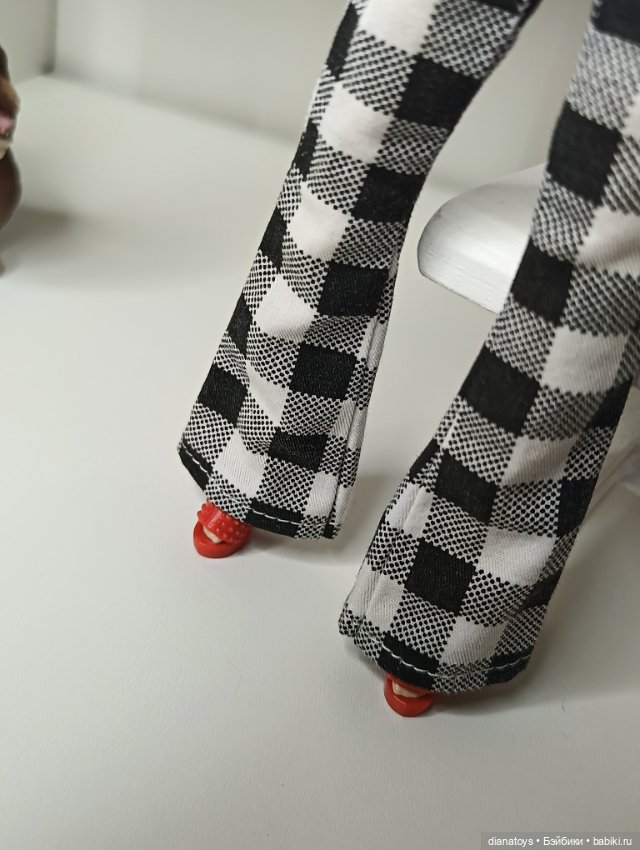 Одежда для кукол Барби Брюки в клетку и кофта с крылышками (фото 7)