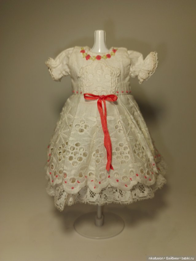 Платье на антикварную или винтажную куклу рост 20-22 см