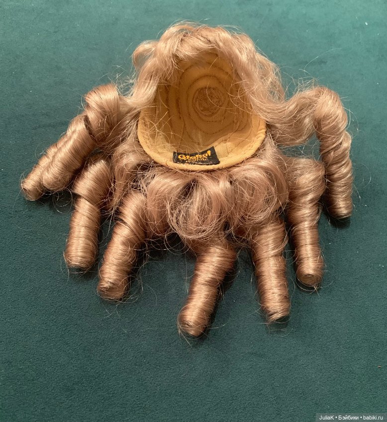 Парички для маленькой куклы (фото 5)