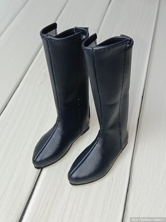 Фирменная обувь Ruby Red для кукол ростом 37см