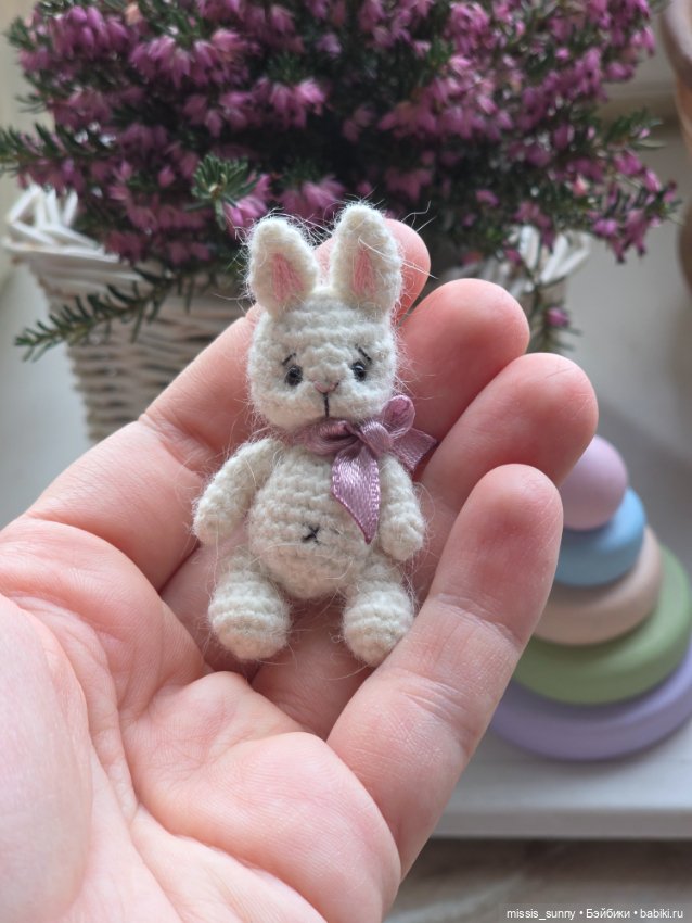 Вязаный зайка — Аксессуары для кукольных фотосессий (фото 2)