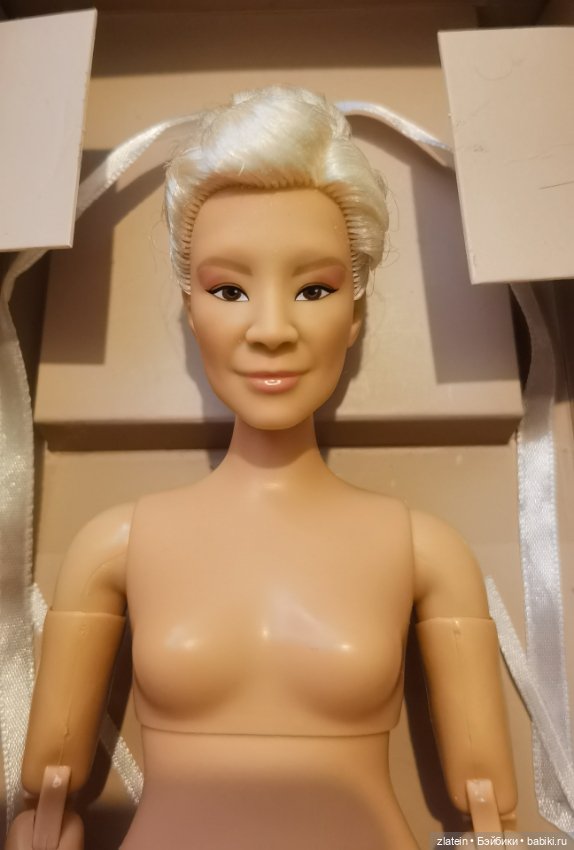 Кукла мадам Моррибль на теле пышки