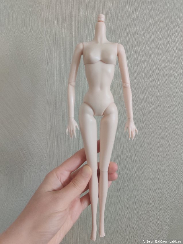 Тело псевдо Мизи, белое (как у вампиров Маттел)