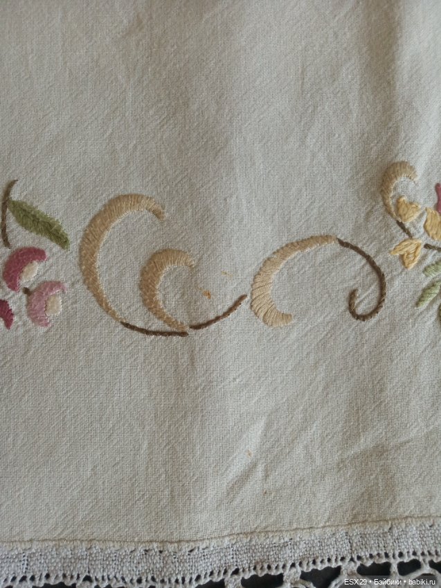 Красивая винтажная скатерть с вышивкой (фото 10)