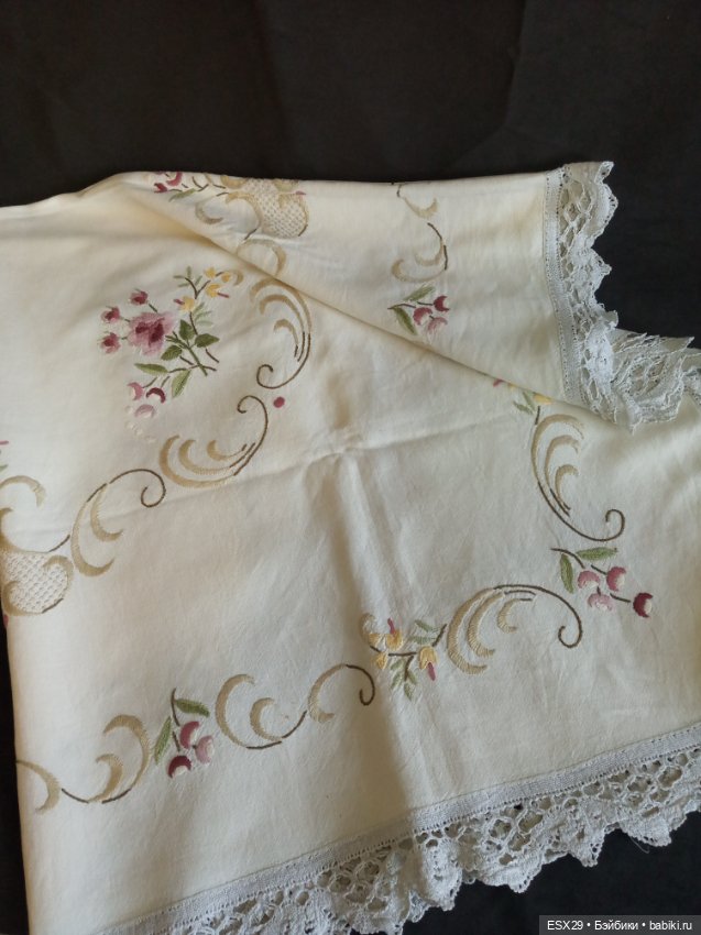 Красивая винтажная скатерть с вышивкой (фото 2)