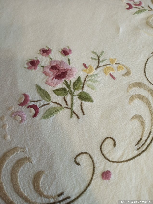 Красивая винтажная скатерть с вышивкой (фото 5)
