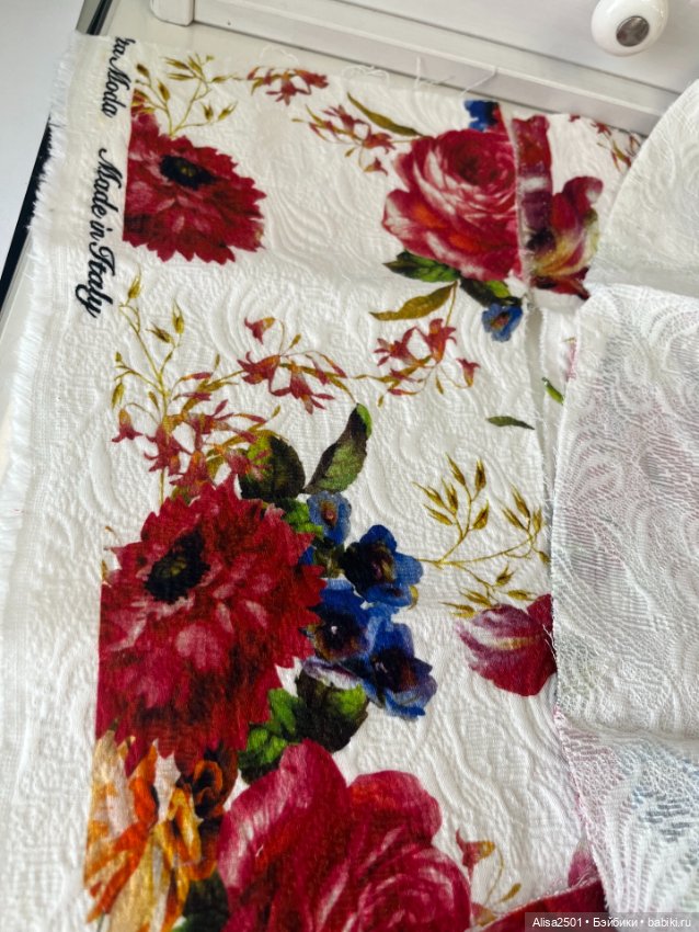 Костюмная с цветами — Ткани