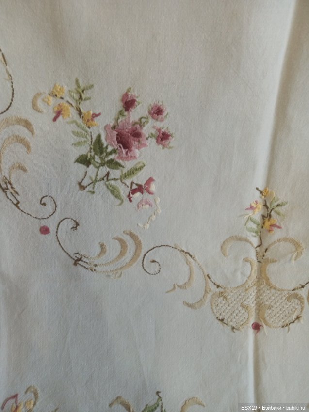 Красивая винтажная скатерть с вышивкой (фото 9)