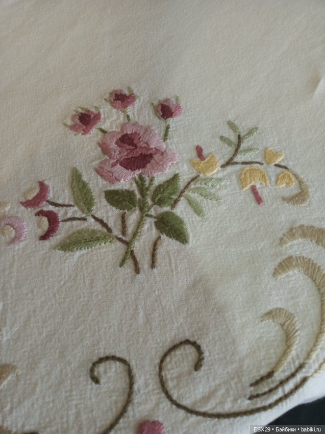 Красивая винтажная скатерть с вышивкой (фото 4)