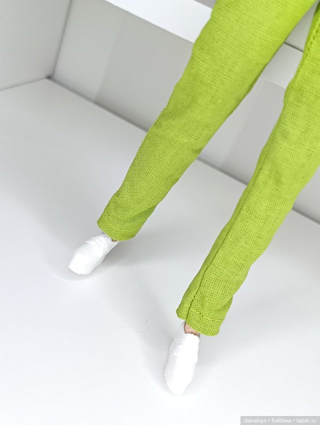 Одежда для Барби брюки и блузка с декольте (фото 8)