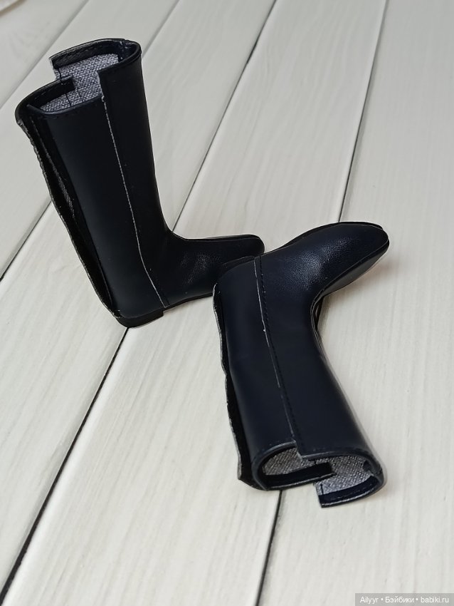 Фирменная обувь Ruby Red для кукол ростом 37см (фото 4)