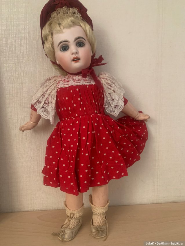 Платье и шляпка для антикварной куклы (фото 2)