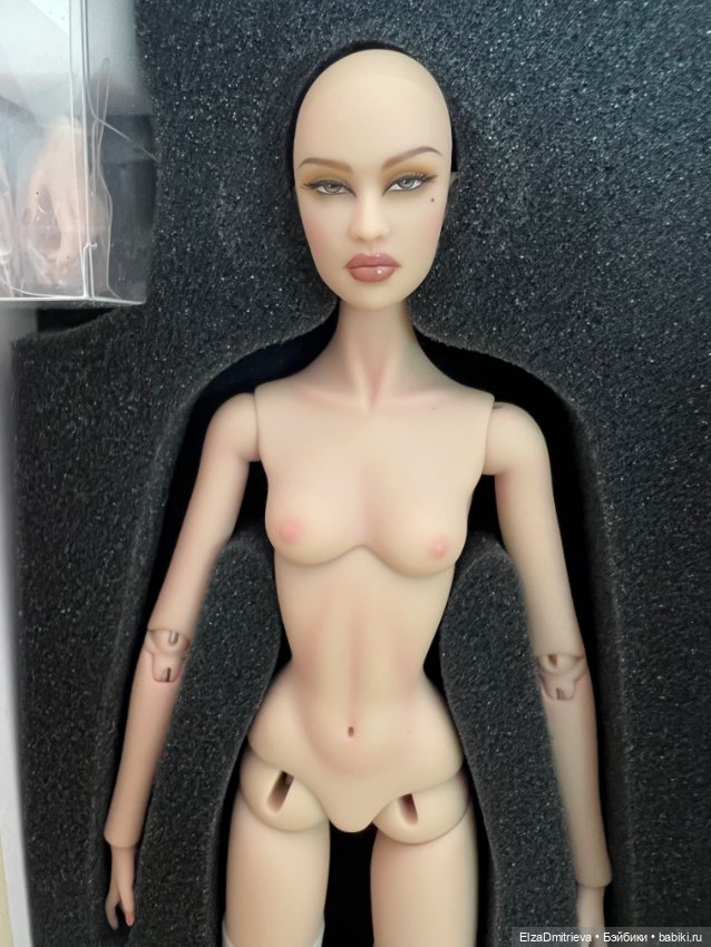 Jamieshow Muses Basic Blanca Doll
