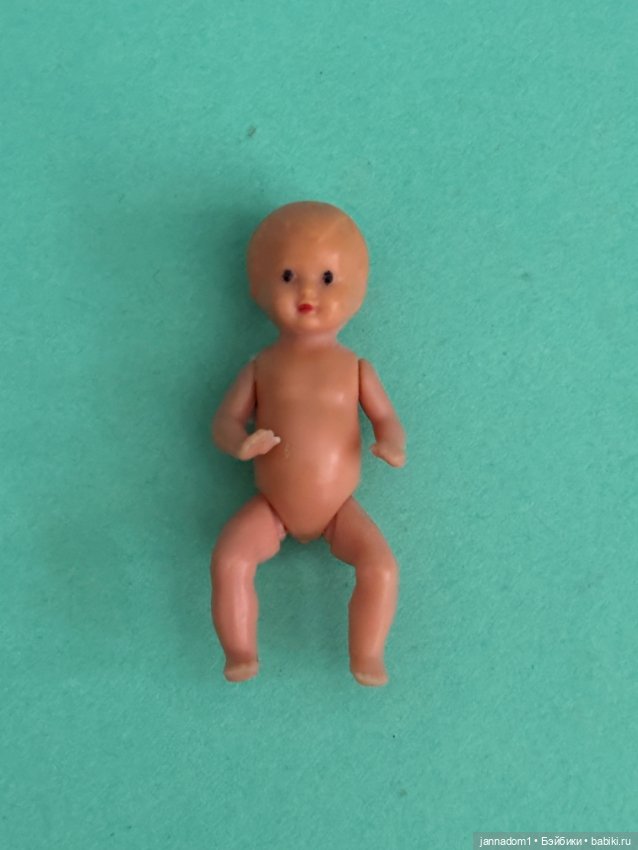 Пупсик из колкого пластика Emil Schwenk, высота 5 см