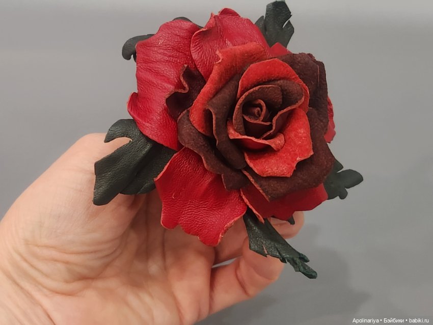 Цветок, который не вянет. Брошь из кожи ручной работы 🌸 (фото 4)