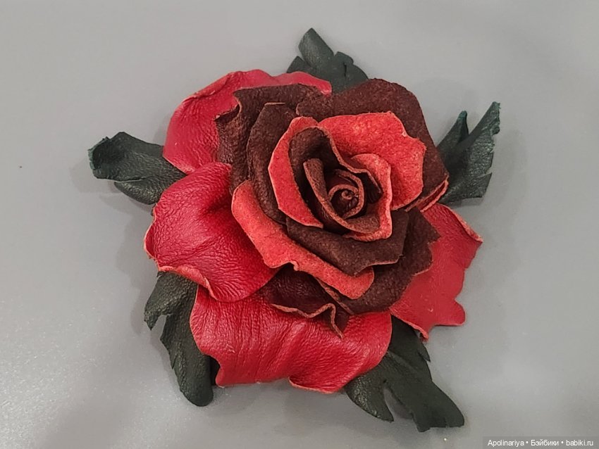 Цветок, который не вянет. Брошь из кожи ручной работы 🌸