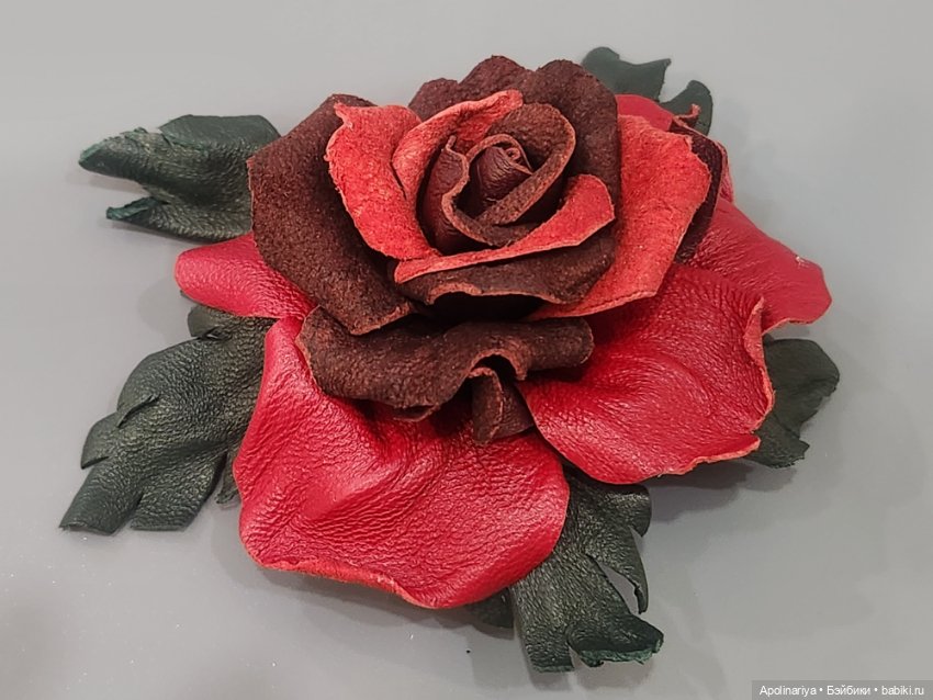 Цветок, который не вянет. Брошь из кожи ручной работы 🌸