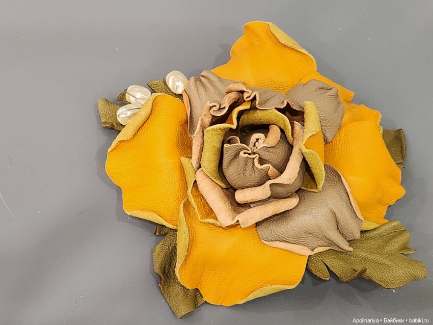 Yellow rose брошь из натуральной кожи (фото 5)