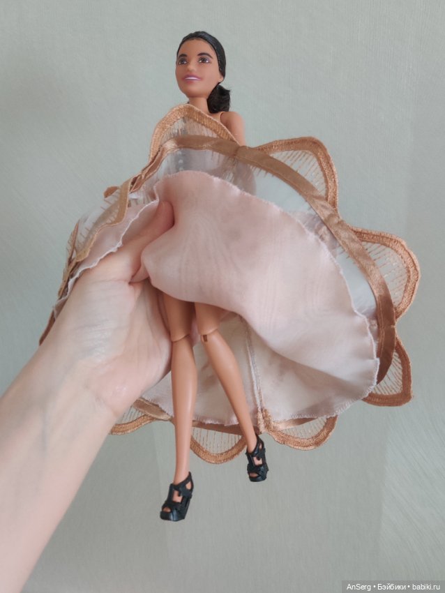 Кукла Barbie Rosa Parks Inspiring Women (Барби Роза Паркс — Вдохновляющие Женщины) (фото 4)