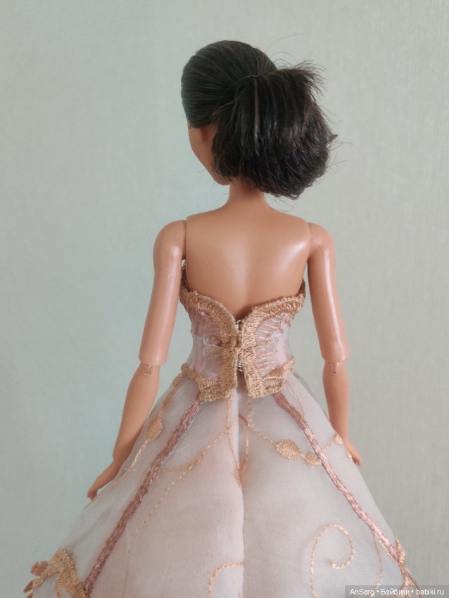 Кукла Barbie Rosa Parks Inspiring Women (Барби Роза Паркс — Вдохновляющие Женщины) (фото 3)