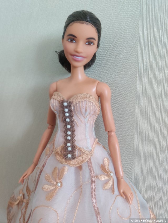 Кукла Barbie Rosa Parks Inspiring Women (Барби Роза Паркс — Вдохновляющие Женщины) (фото 2)