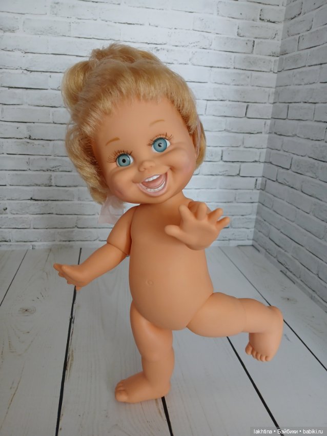 Голубоглазая хохотушка Наташка от Galoob Baby Face (фото 7)