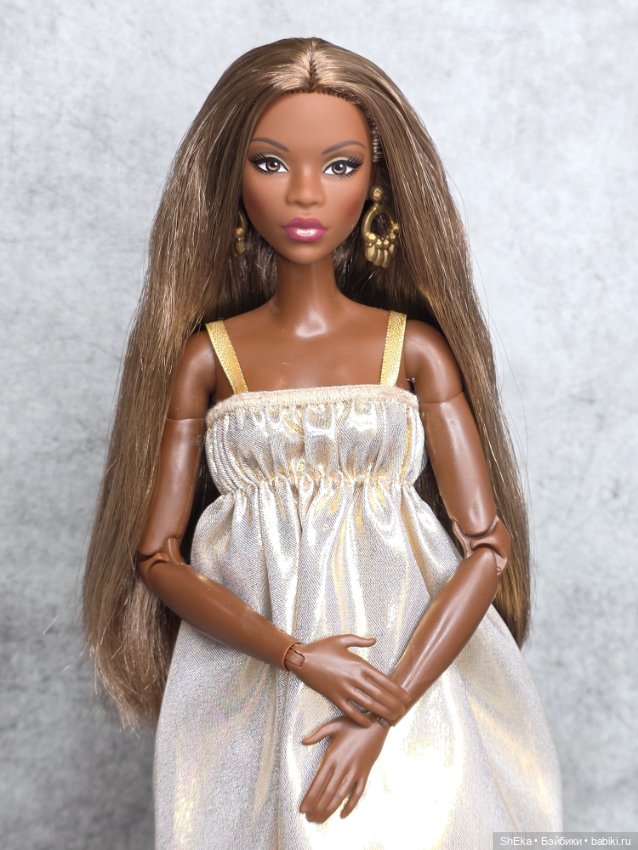 Barbie Basics 09 на стандартном теле (фото 3)