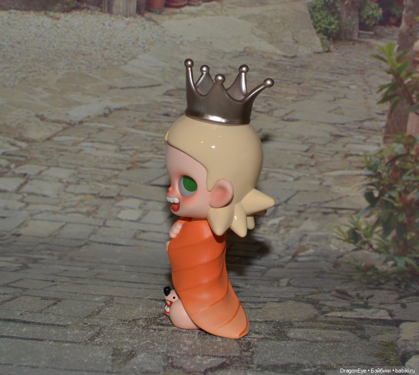Popmart Zsiga walking into the forest Silver crown №8