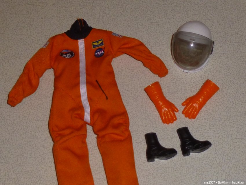 Полный аутфит коллекционной Барби Barbie Ellen Ochoa новый (фото 2)