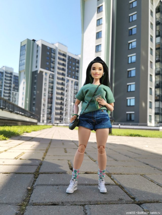 Продам Барби fashionistas 110 на теле пышки