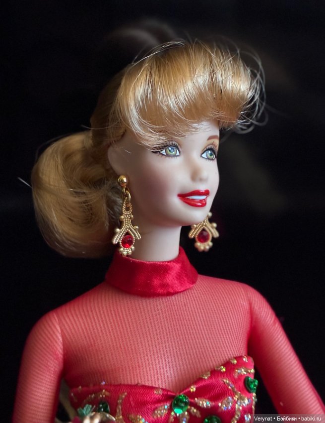 Фарфоровая Барби Barbie Holiday Gift (Праздничный подарок) (фото 8)