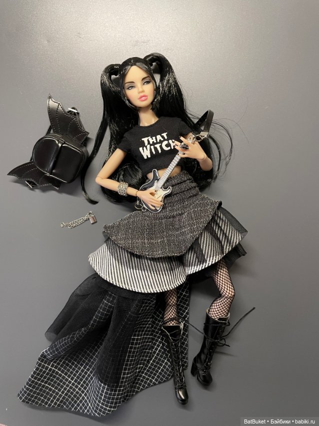 Sooki She’s that Witch — Фэшн (фото 2)