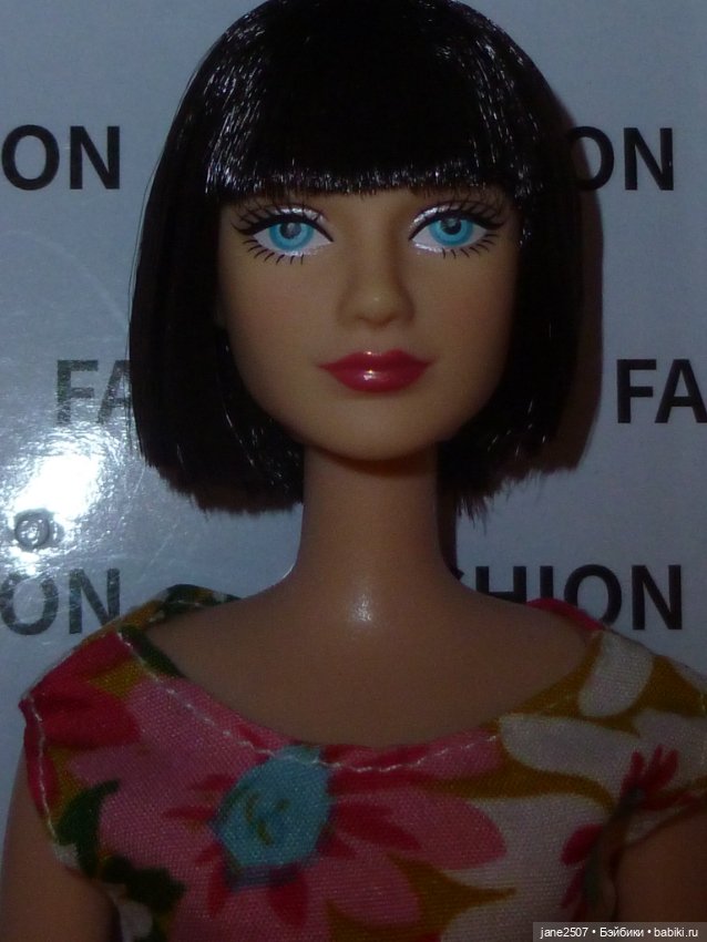 Defa Lucy Fashion новая с родным аутфитом и дополнительной одеждой (размер Барби) (фото 7)
