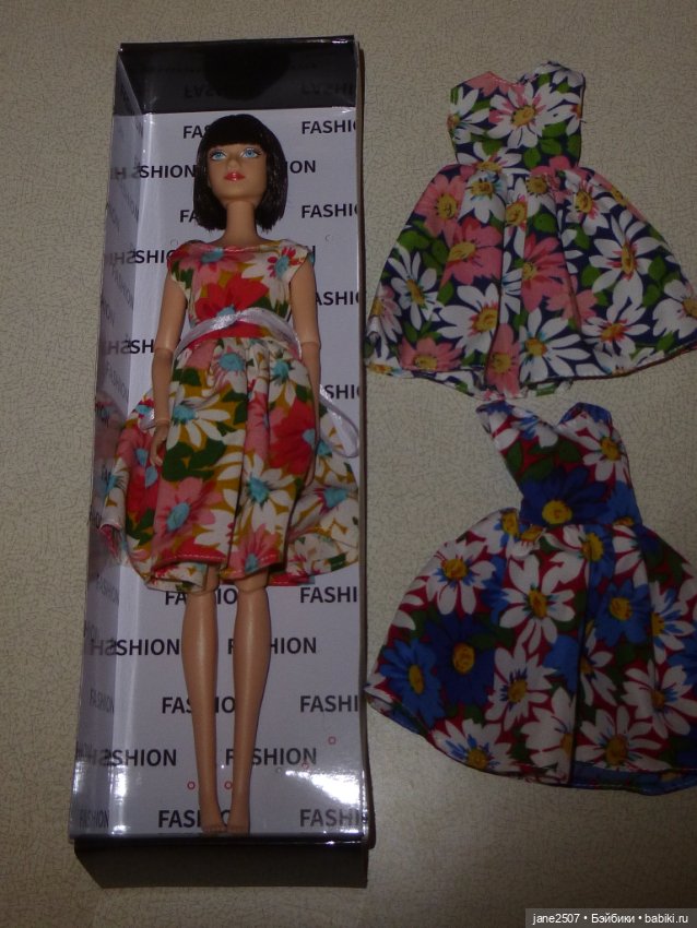 Defa Lucy Fashion новая с родным аутфитом и дополнительной одеждой (размер Барби) (фото 2)