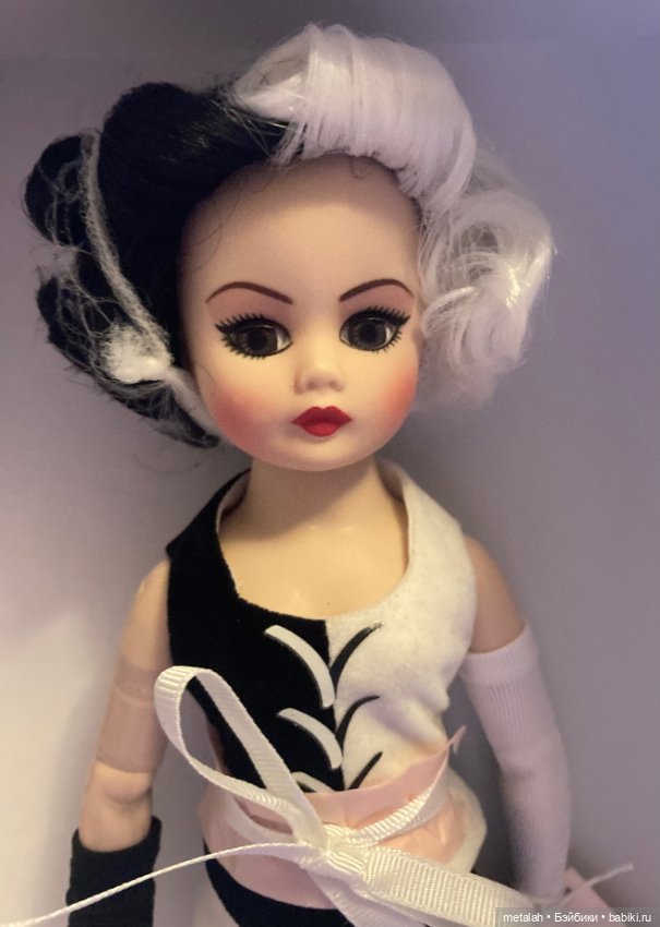 Кукла Круэлла де Виль от бренда Madame Alexander (фото 6)