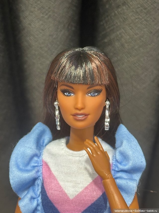Barbie basics Anna Lara petit - you create kit 001