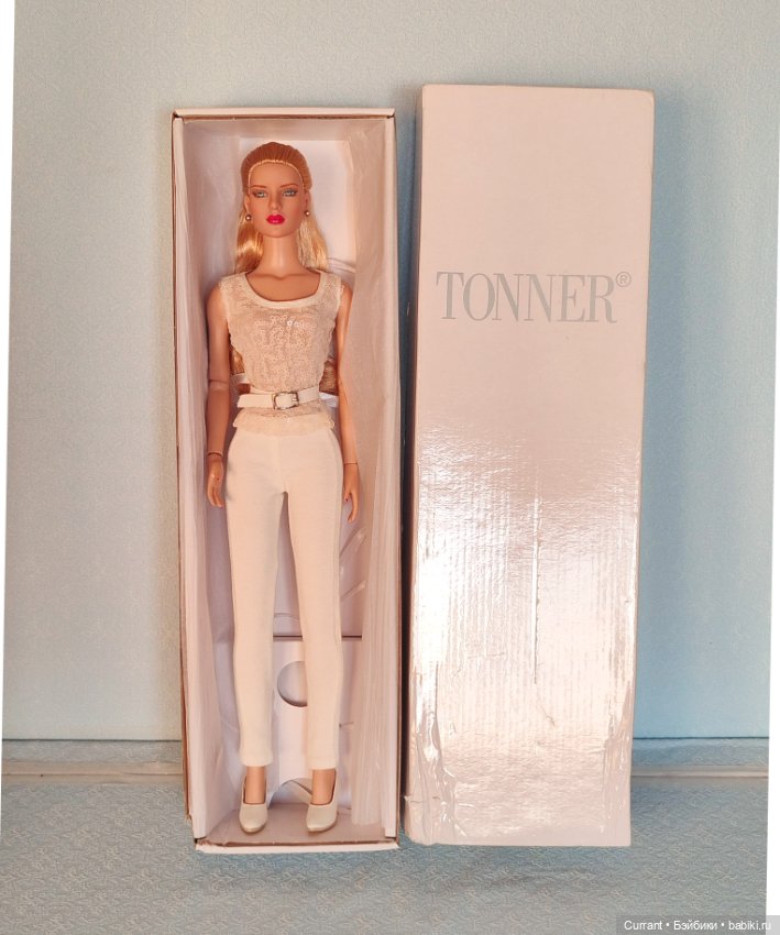 Кукла Tonner Diana Prince Undercover, в коробке (фото 7)