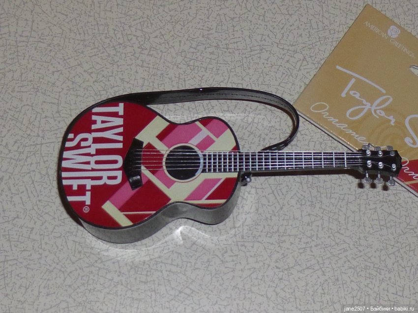 Редкая коллекционная гитара Taylor Swift “Red” American Greetings Music Christmas Ornament (фото 3)