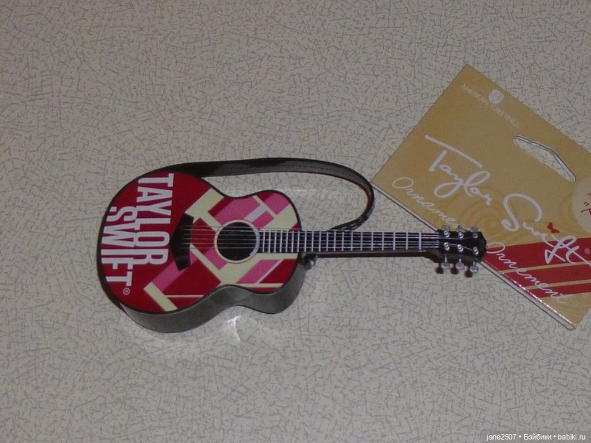 Редкая коллекционная гитара Taylor Swift “Red” American Greetings Music Christmas Ornament (фото 2)