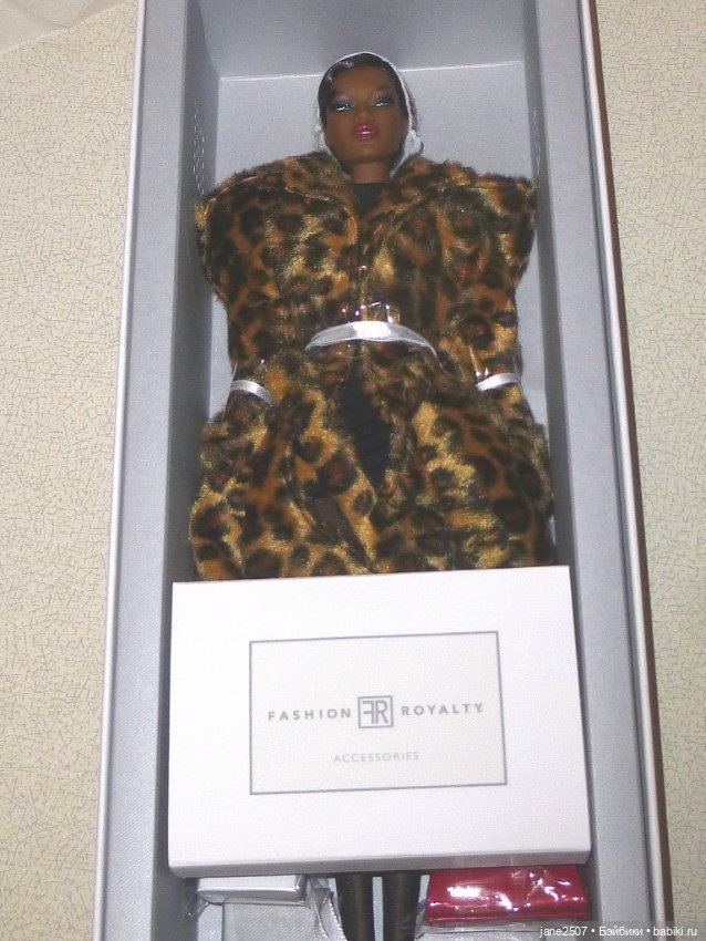 Fashion royalty Adele Socialite Cafe NRFB
