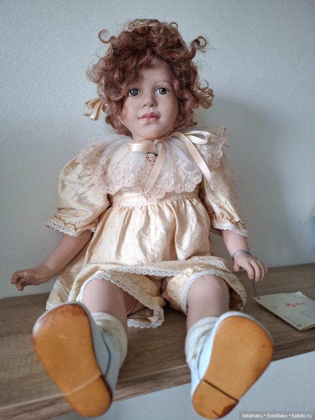 Bernadette ( Бернадет), коллекционная виниловая кукла (фото 4)
