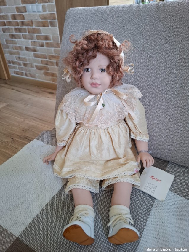 Bernadette ( Бернадет), коллекционная виниловая кукла (фото 2)
