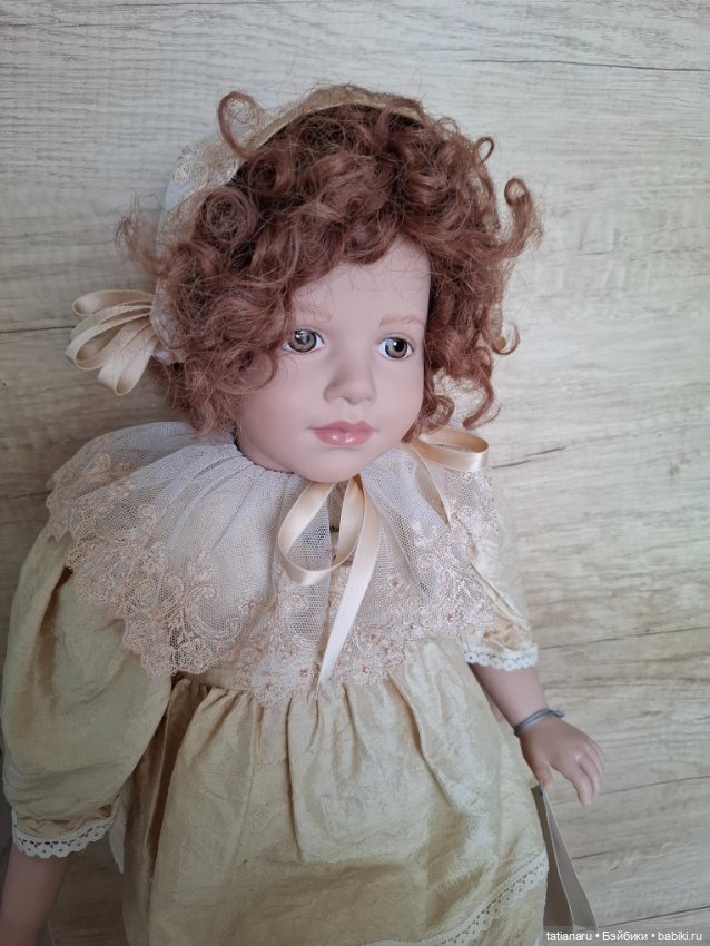 Bernadette ( Бернадет), коллекционная виниловая кукла