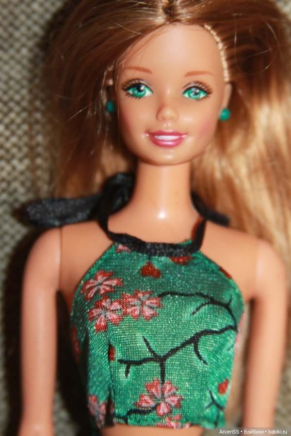 Зеленоглазая суперстарка Style Barbie, Dark blonde (1998) с нюансом (фото 5)