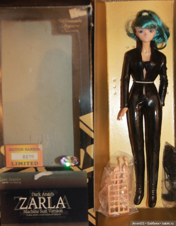 Винтажная девушка Volks 1/6 Zarla Mashine Suit Version из серии Dark Angels (фото 2)