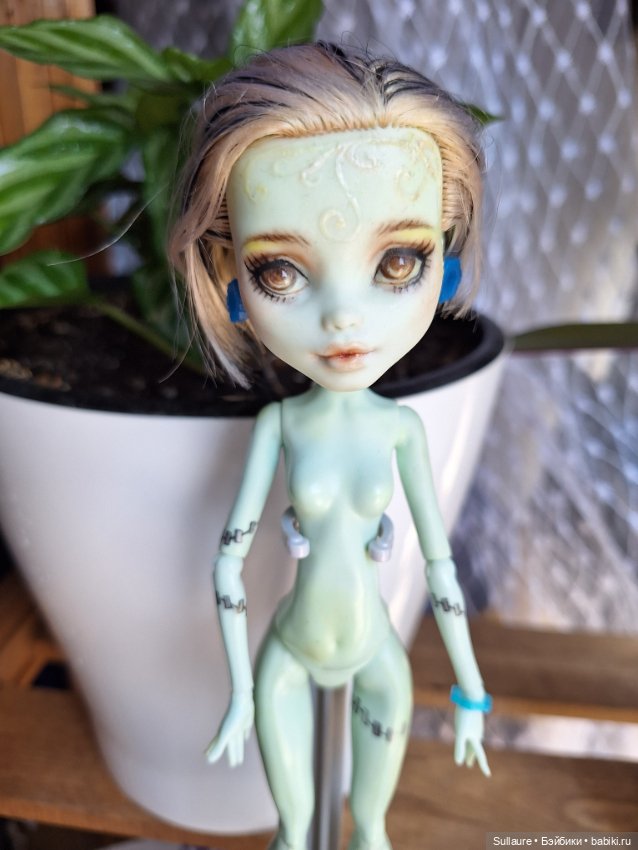 ООАК на основе Monster High Skull Shores Frankie Stein