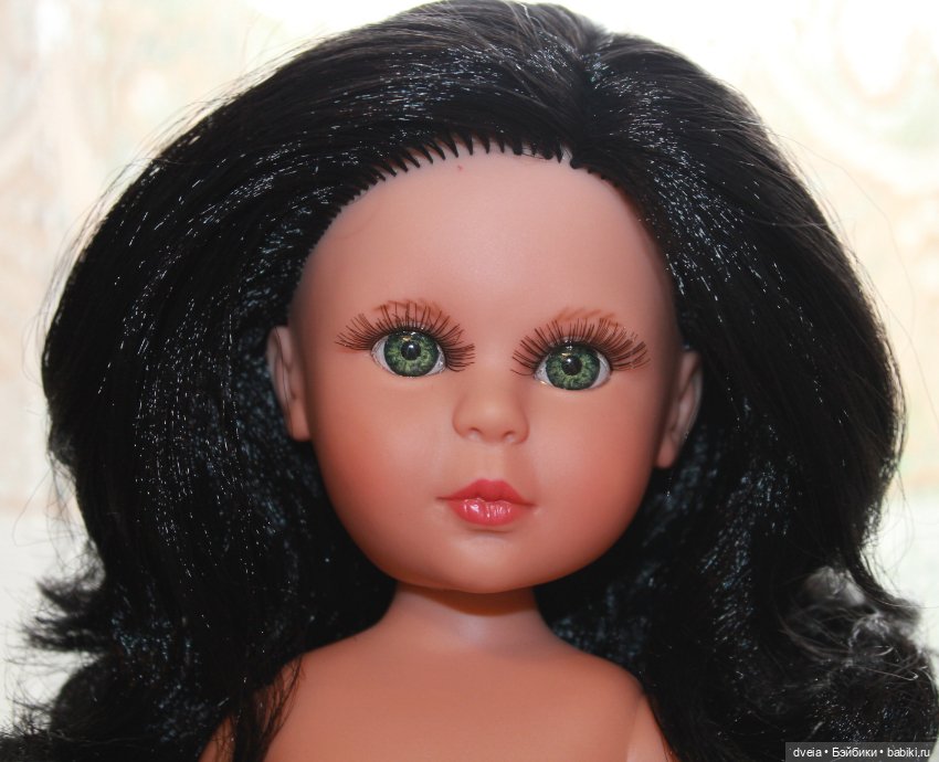 Кукла Найя брюнетка с зелеными глазами Vidal Rojas Dolls (Испания) (фото 3)