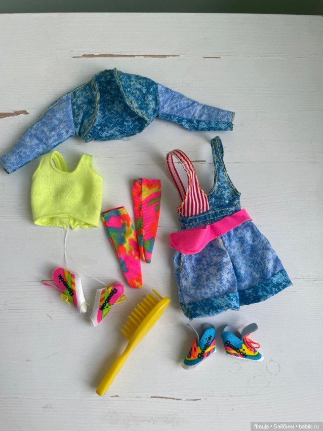 Новый комплект одежды и обуви от Barbie All American Kira