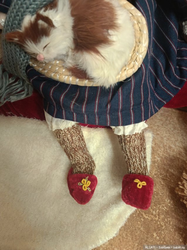 Бабушка с котиком ищут дом (фото 3)